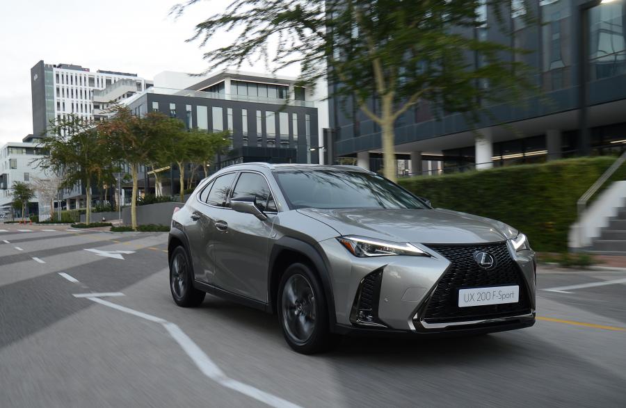  Lexus UX200 F-Sport 2019 года  (ZA) (фото 3 из 39)